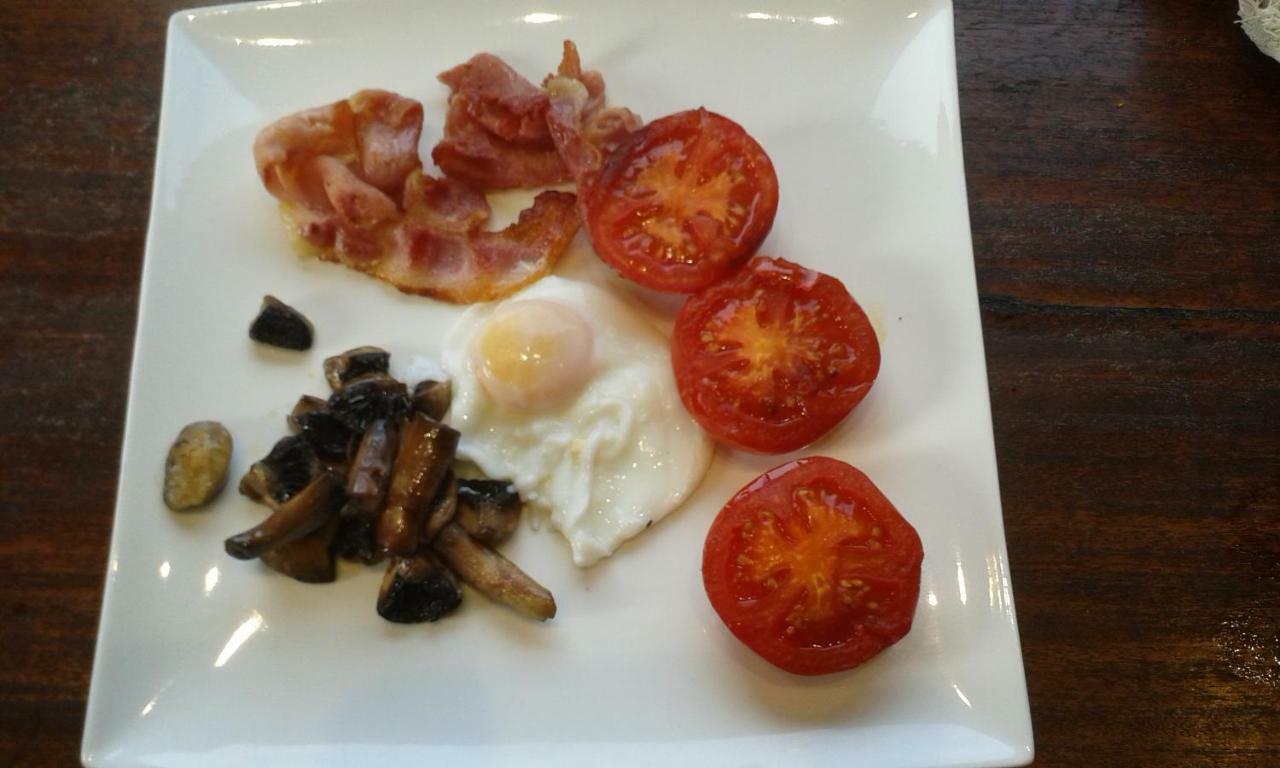 Sunrise House Hotel Inverfarigaig Bagian luar foto